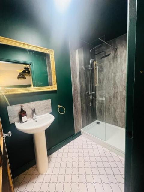 Mollys Boutique Hotel 일클리 외부 사진